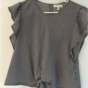 Ladie’s black and white top-Monteau brand-size med